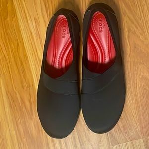 Crocs Women's Busy Day Stretch Asymmetrical Wedge Comfort Clogs Size 8 Black